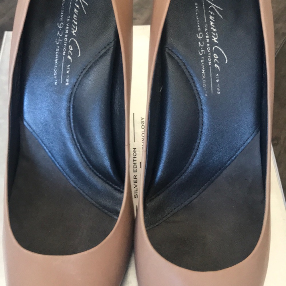 Kenneth Cole Nude Leather Heels - Picture 6 of 6